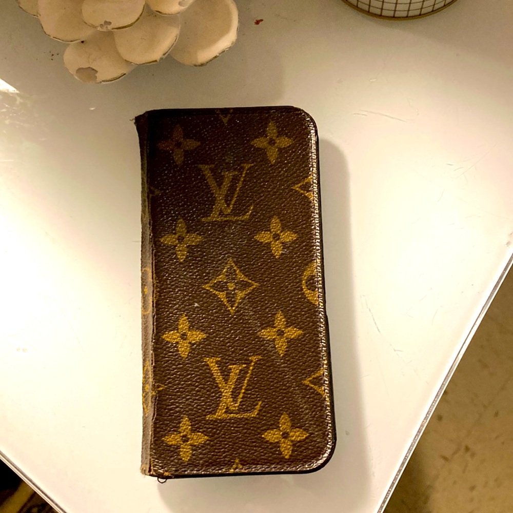 Louis Vuitton iPhone SE, X, s 6-8